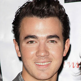 Kevin Jonas And Wife Danielle Jonas Expecting First Child Amidst Jonas Brothers' Tour