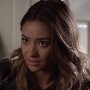'Pretty Little Liars' Recap: Ali Loses Emily's Trust, Mona And Hanna Work Together