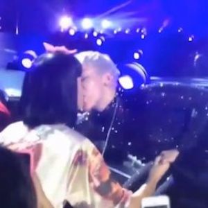 Miley Cyrus Hits Back At Katy Perry For Her 'Bangerz' Concert Kiss Comments