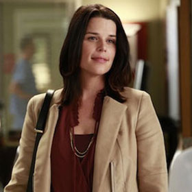 'Grey’s Anatomy' Mid-Season Finale With Neve Campbell Stays True To Form