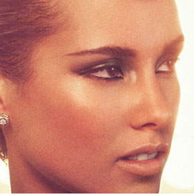 Mature Alicia Keys Emancipates Herself With 'Girl On Fire'